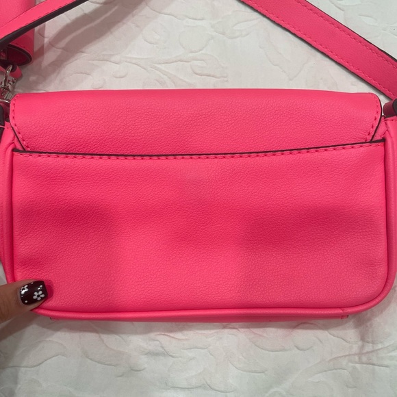 Wmns GUESS hot pink purse USED - Picture 10 of 10
